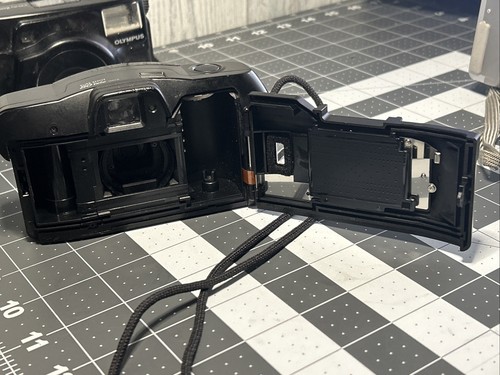 Lot of 3 Digital & Film Cameras PARTS or REPAIR Damaged Olympus Canon Panasonic - Picture 8 of 14