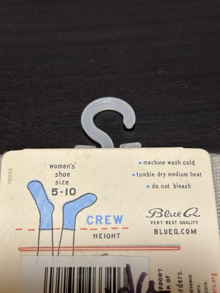 NUEVO CON ETIQUETAS Azul Q I Never Fart Par Único Calcetines Crew NUEVO Para Mujer Talla 5-10 Foto 3 de 3