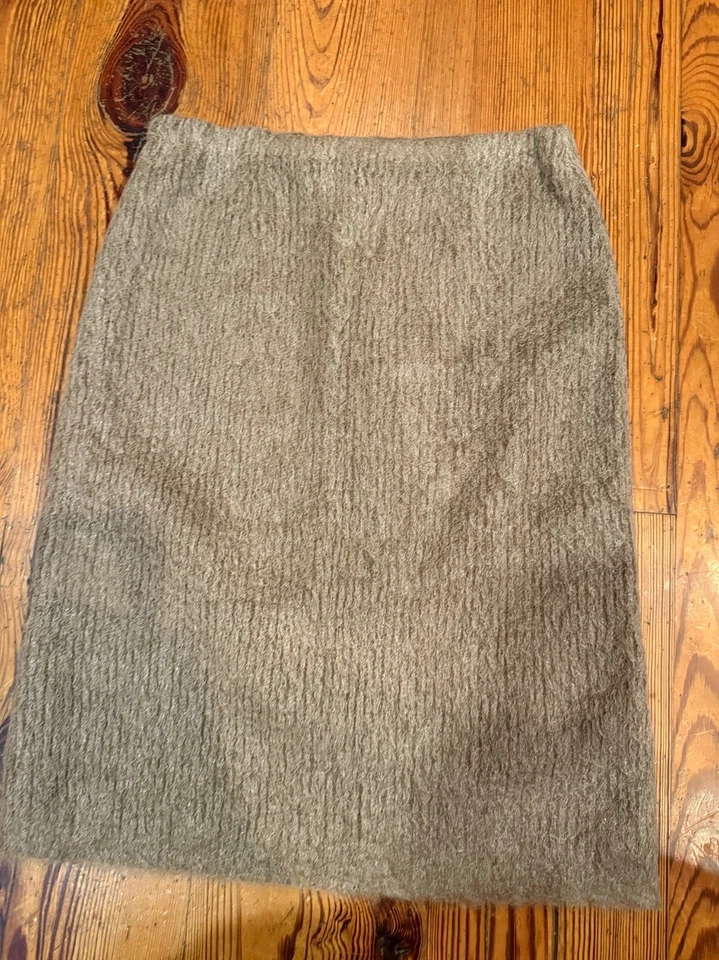 Fendi Wool pencil skirt, beige, kneelength, Size 40