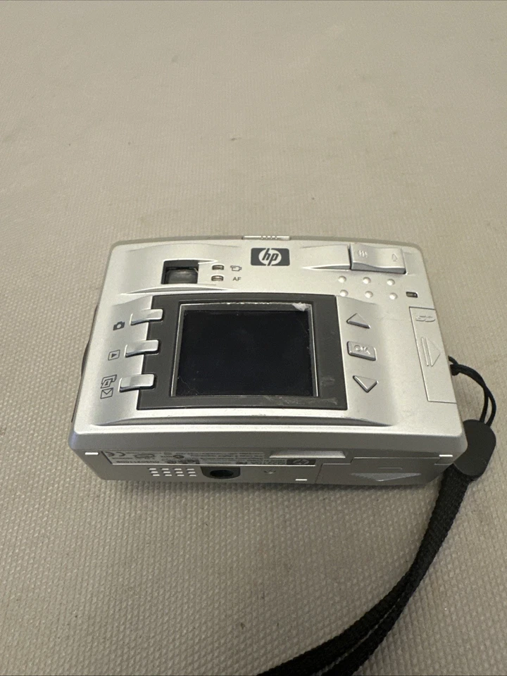 HP PhotoSmart 735 Digital Camera For Parts - Image 2 of 4