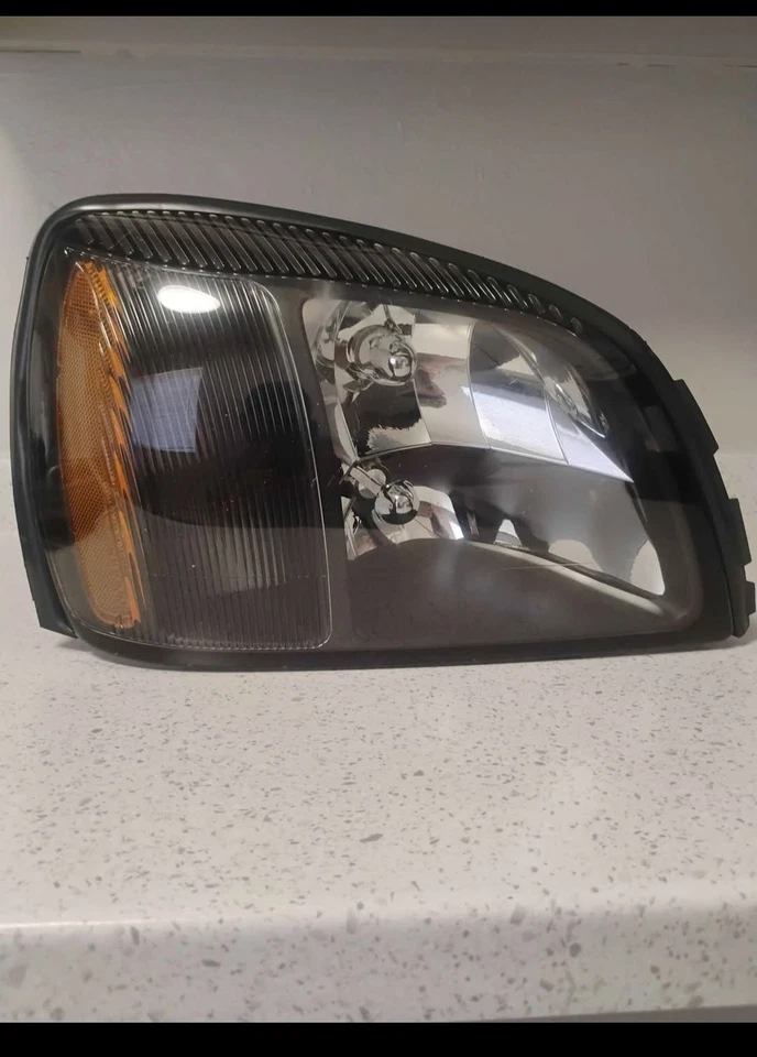 Faros de cristal negros xTune Cadillac Deville 2000-2005 HD-JH-CADDEV00-AM-BK Foto 2 de 4