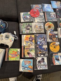 Sega Dreamcast Bundle System w Games Controllers 