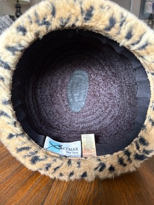 Classy Vintage Betmar New York Black & Faux Fur Cheetah  display picture 2
