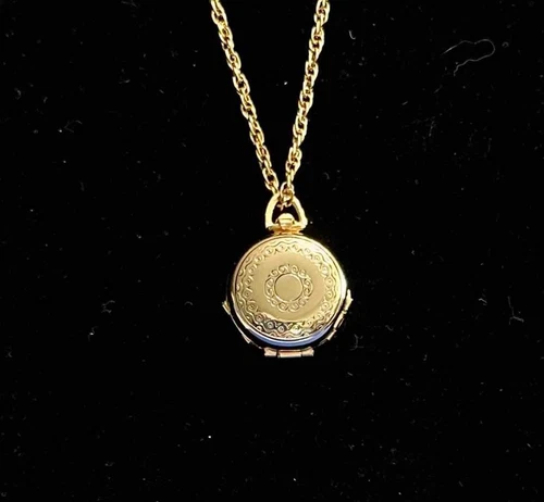 Vtg. 4 Way Gold Tone Pendant Photo Locket Necklace  23" Long