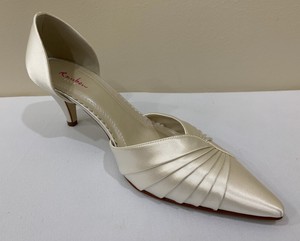 wedding shoes size 4