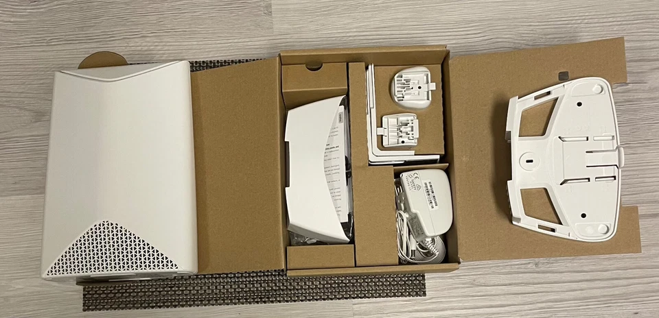 NETGEAR WAC564 WLAN Mesh Access Point und WLAN-Repeater Tri-Band AC3000 WLAN Ges - Bild 3 von 4