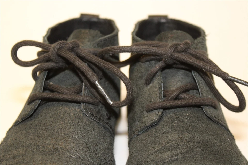 Botas al tobillo UGG Neumel Chukka para mujer talla 8,5 negras de gamuza áspera con cordones cómodas Foto 3 de 4