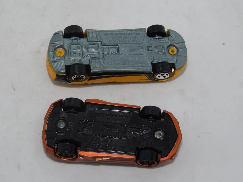 Hot Wheels Mattel Lot 2 LAMBORGHINI ESTOQUE YELLOW & Reventon Roadster ORANGE - Image 4 of 4