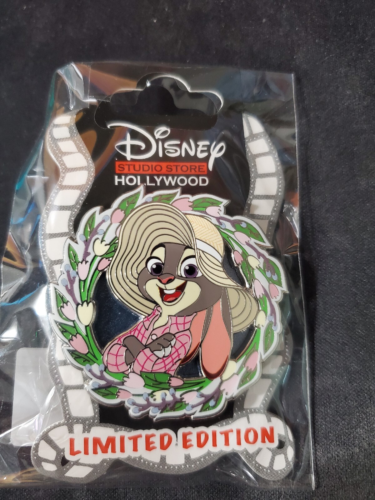 Disney DSSH 2023 Spring Wreaths Bunnies Judy Hopps from Zootopia LE 400 Pin
