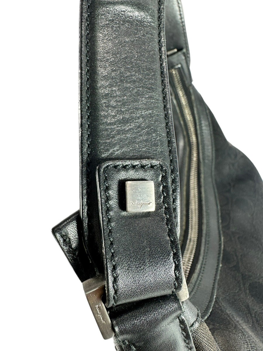 【関税&送料込】Salvatore Ferragamo Black Leather And Canvas Vintage SALVATORE FERRAGAMO Gancini black canvas and leather