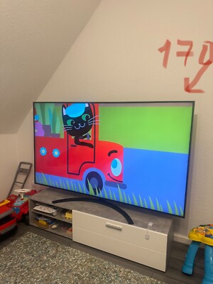 СМАРТ ТЕЛЕВИЗОР LG  ( ДИАМЕТР 170 САНТИМЕТРОВ ) - ПОЧТИ НОВЫЙ  С ШКАФЧИКОМ  