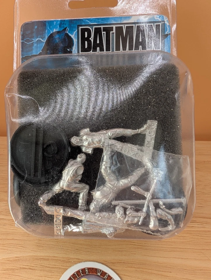 Juego de miniaturas de Batman Knight Models Hugo Strange y Arkham Asylum Presos Nuevo en caja Foto 3 de 4