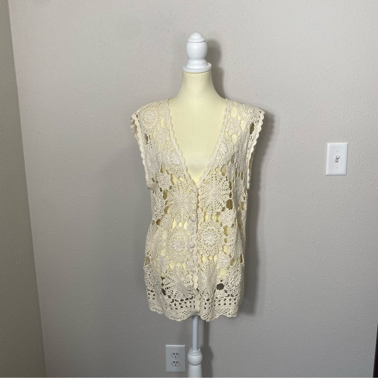 Vintage Sostanza Open Knit Crochet Doily Like Button Up Sweater Vest Women's Med