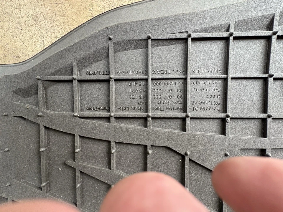 保时捷 Boxster/ Cayman 981 /982 灰色 原始设备制造商 全天候 橡胶脚垫  — 第 3/4 张图片