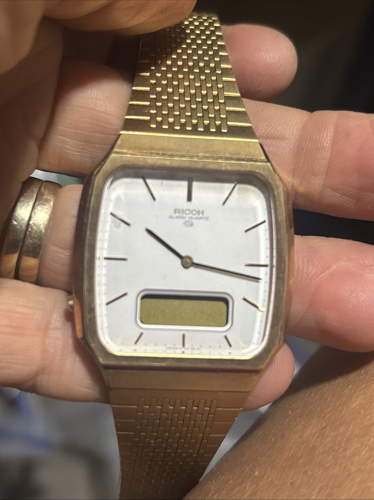 1982 men's Digi Ana Adjustable RICOH 122005 Cal. Alarm Band Watch QUARTZ Vintage - VintageWatches.PK 1982 men's Digi Ana Adjustable RICOH 122005 Cal. Alarm Band Watch QUARTZ Vintage - vintagewatches.pk