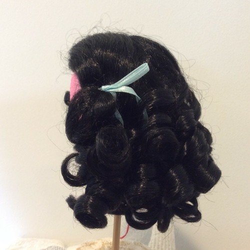 SIZE 7 BLACK SUZANNE ANTIQUE MODERN DOLL WIG SYNTHETIC MOHAIR - Picture 5 of 8