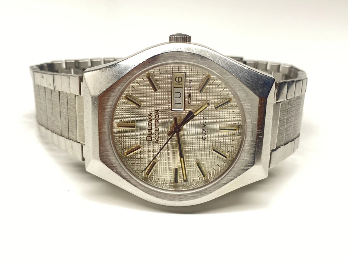 bulova accutron dual day quartz