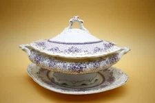 Wedgewood Covered Dish Phyllis  9 inches