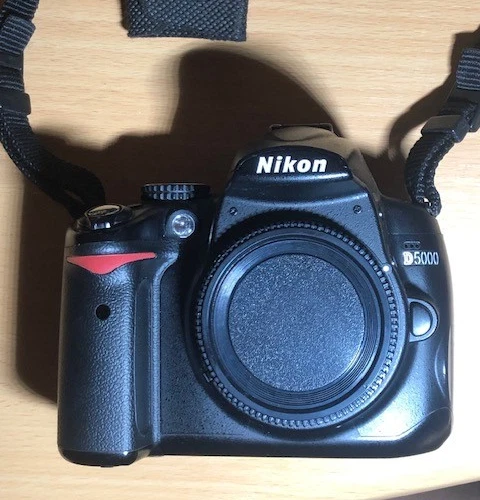 Boîtier Nikon Z5 Hybride - Occasion - Moins De 3000 Déclenchements - Noir