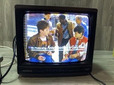 Magnavox RR1337-W101 - 13" Retro Gaming Color CRT Tube TV Wood Grain Nice Vtg