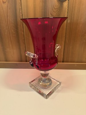 RARE Pairpoint/Gunderson 8.5'' Ruby Red Heart Handled Urn Vase Square Base 1937+
