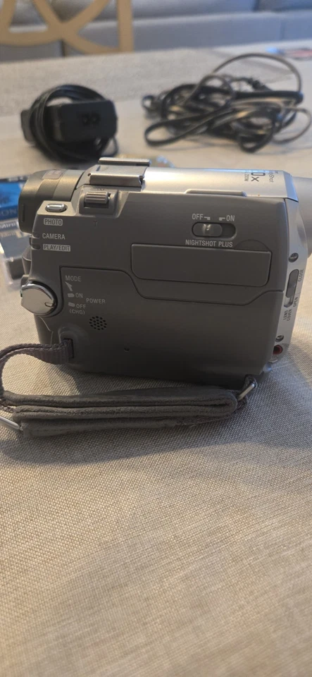 Sony Handycam DCR-HC20 Digital Video Camcorder Bundle - TESTED WORKING - Q31 - Image 3 of 4