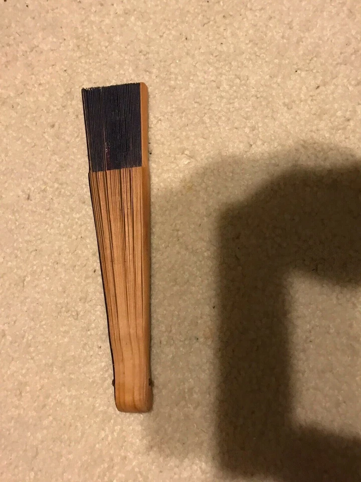 Cool 1920s TULLE Linen Cloth wooden frame HAND FAN d. red & Yellow Flower 9"L - Image 4 of 4