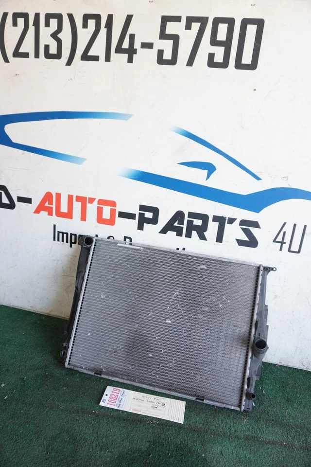 BMW SERIE 3 E90 328i 330i 2006-2008 refrigeración del radiador OEM JD108219 Foto 2 de 4