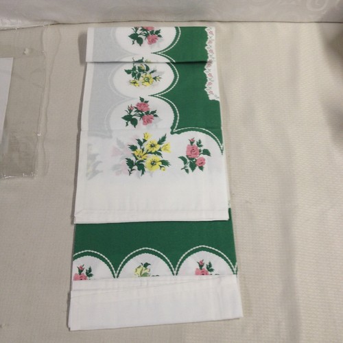 VERMONT COUNTRY STORE Tablecloth FLORAL BORDER 52 X 52 - COTTON - NEW - Picture 4 of 4