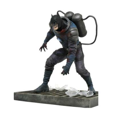 DC GALLERY: PVC Statue 20 cm DECEASED BATMAN by DIAMOND SELECT TOYS