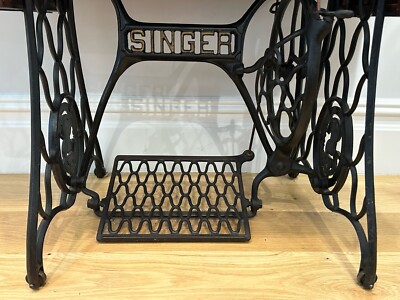 Rare Antique Early 1900 Vintage Singer Wooden Desk Sewing Machine