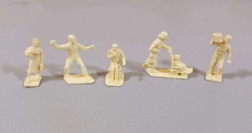 Marx Mini Figures Service Station  Men And Others Lot Of Five Figures