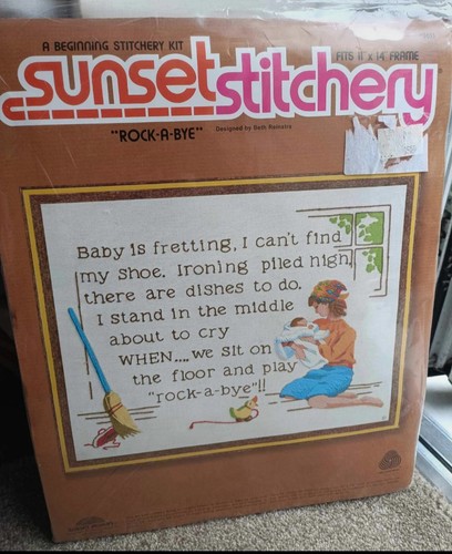 Y Vintage Sunset Stitchery Rock-A-Bye Crewel Stickset Mama Baby Reim 11x14 - Bild 1 von 3
