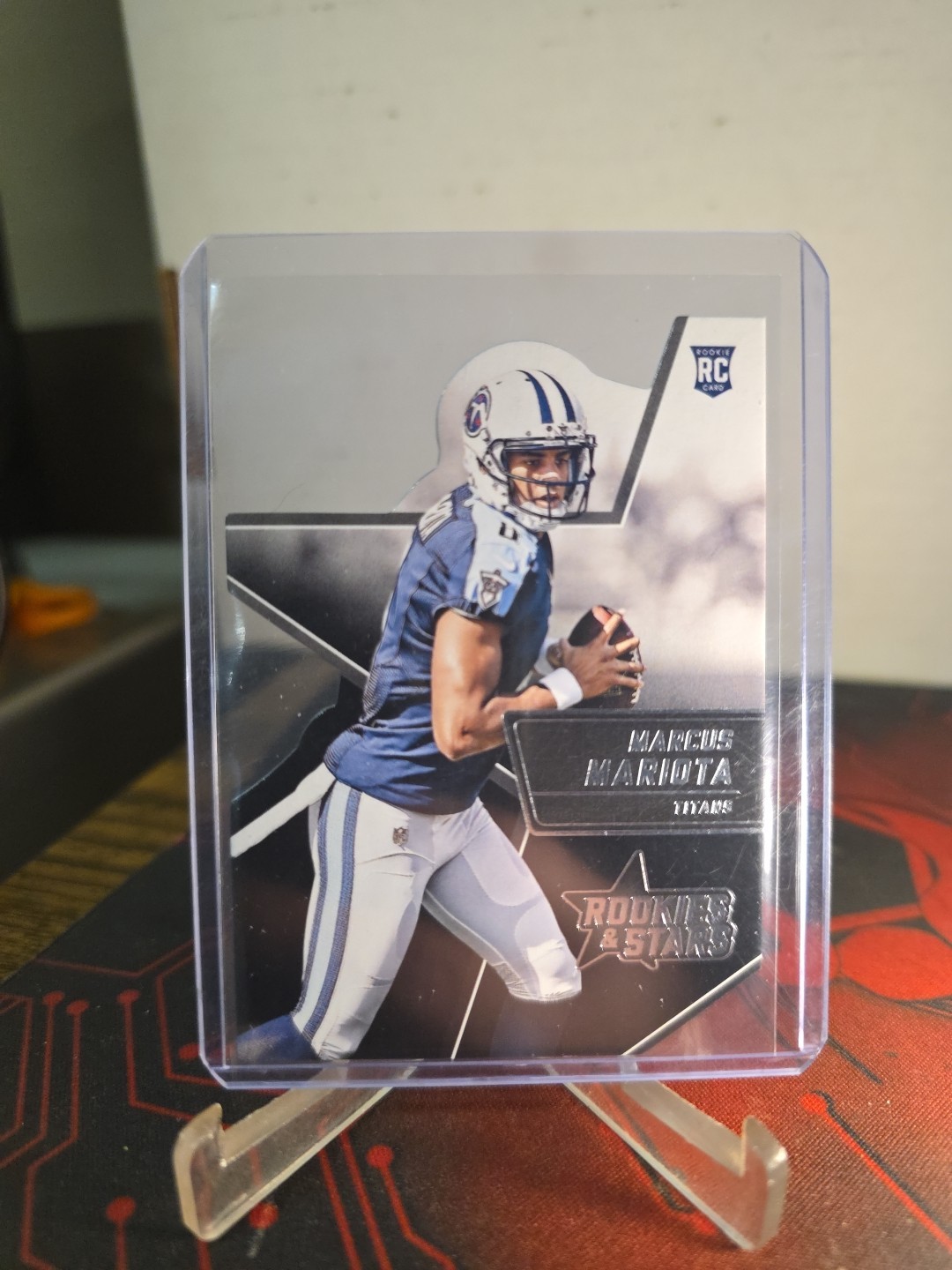 Marcus Mariota 2015 Panini Rookie and Stars Die Cut Rookie Card #RSR2