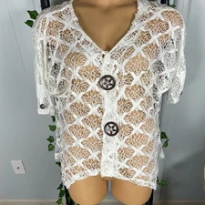 Le Moda White Crochet top lightweight NWT Size Medium