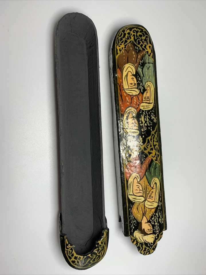 Estuche/soporte para bolígrafos Qajar Qalamdan de papel maché lacado y pintado del siglo XIX Foto 3 de 4