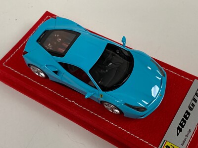 Looksmart 1/43 フェラーリ 488 GTB (ロッソコルサ) 1/43 Looksmart Ferrari 488 GTB in Baby Blue with Silver Wheels Red