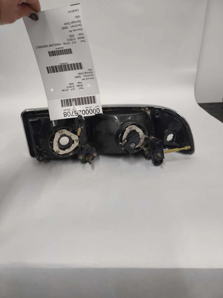 1998-2004 Chevrolet S10/S15/Sonoma Truck RH Headlight Assembly 16523146 - Image 3 of 4