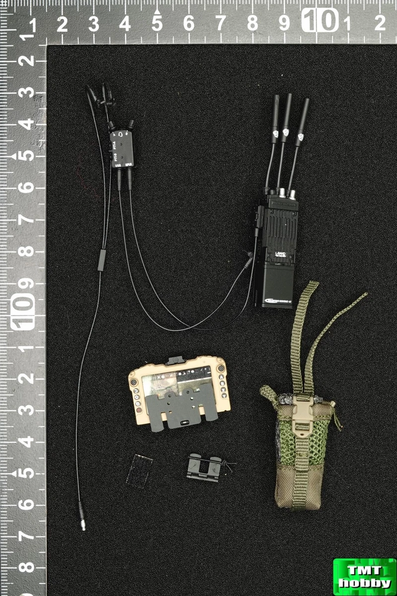 1:6 Scale ES 26051A N.S.W.D.G infiltration Team Gunner - Earset & MPU5 Radio Set