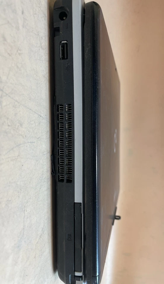 Fujitsu Lifebook T Series T730 12.1 Selling As Is For Parts Or Repair No HDD - Image 4 of 4