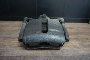 VW Passat 3G Bremsträger Bremssattel TRW vorne links 6798F