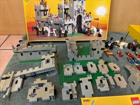 LEGO 6080 Castle Parts & Figures W/ Box & Instructions See Description & Pics