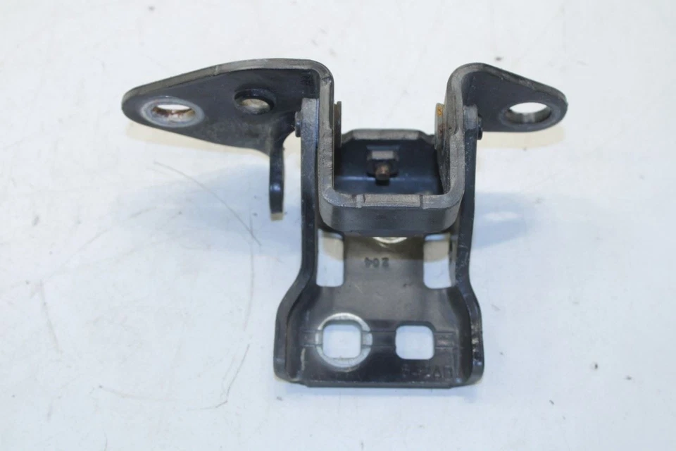 2012-23 Dodge Challenger SXT Front RH Door Hinge Upper and Lower Pair 68024106AE - Image 3 of 4