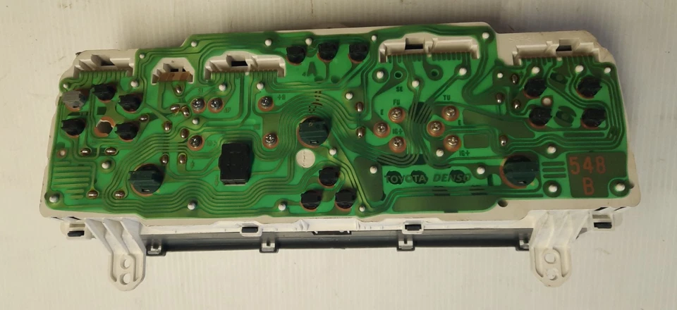 1999 Toyota Corolla Dash Instrument Cluster Speedometer - Image 2 of 4