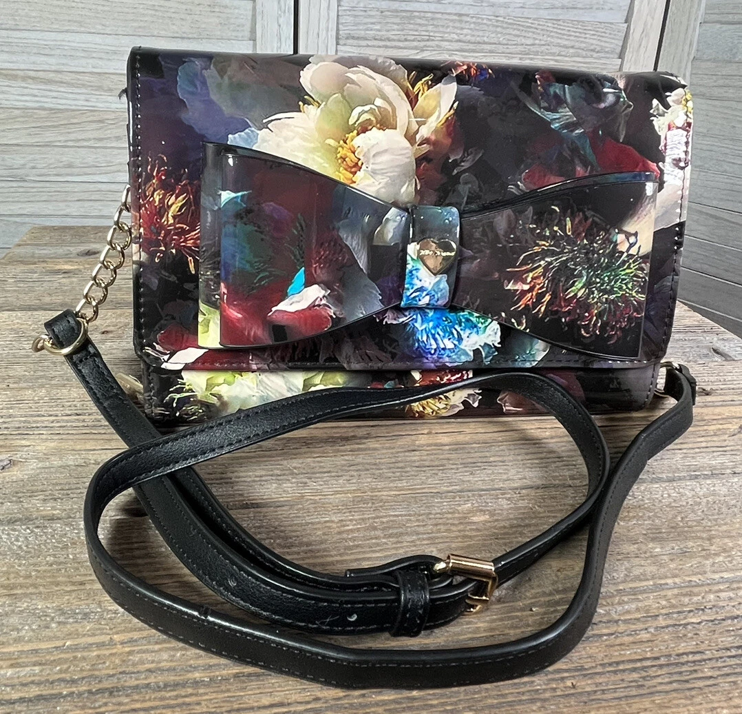 Betsey johnson hotsell flower bag