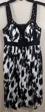 Donna Morgan Summer Dress Black & White Zip Size 6 incl Removable Modesty Piece