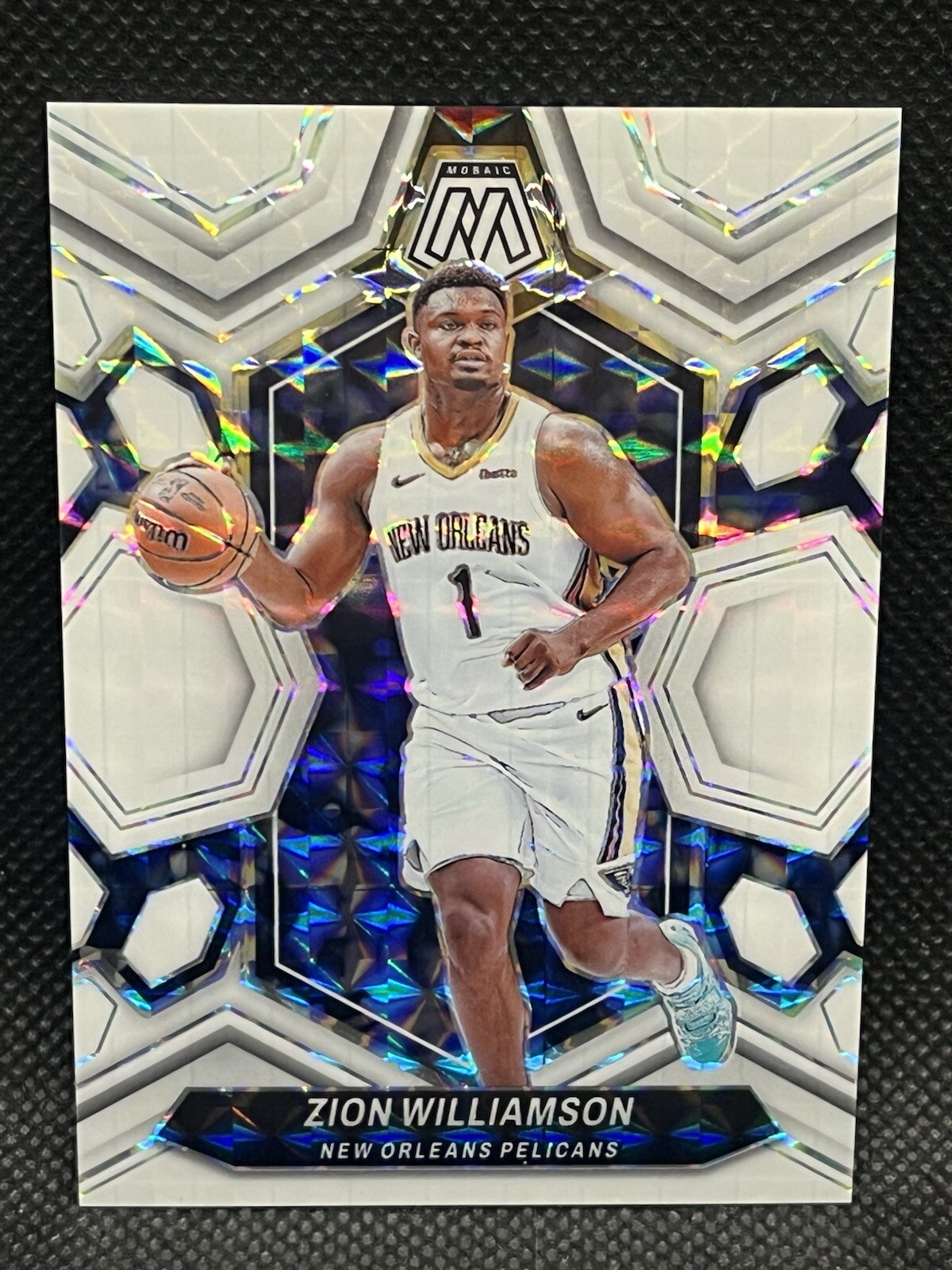 2023-24 Panini White Mosaic Prizm #32 Zion Williamson Pelicans 18/25