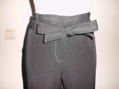 PANTACOURT FEMME C&A TRES HABILLE NOIR FERME TIRETTE ET BOUTON