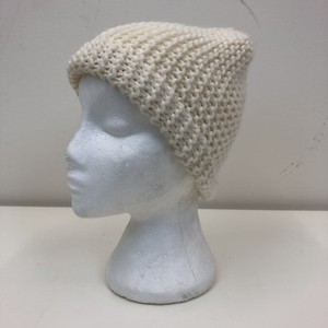 beige wooly hat