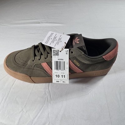 Adidas Nora Shoes Mens Size 10 Green Pink Suede Low Top  display picture 3